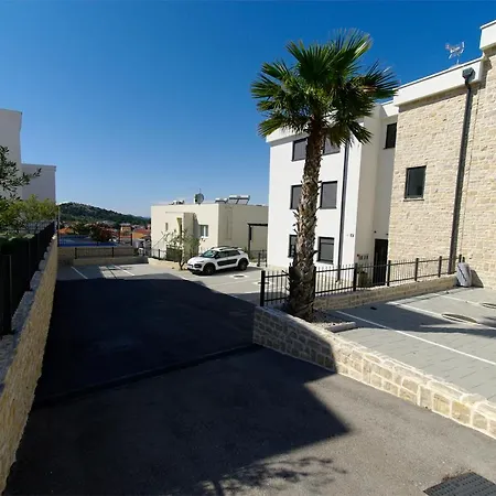 Brand New In Id:100 Apartment